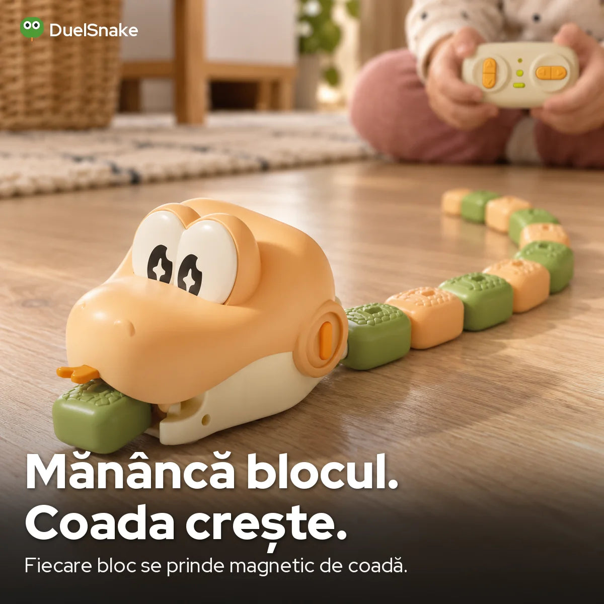 DuelSnake: Mănâncă blocul. Coada crește. Fiecare bloc se prinde magnetic de coadă.